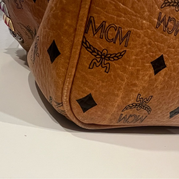 Backpack - Picture 11 of 13